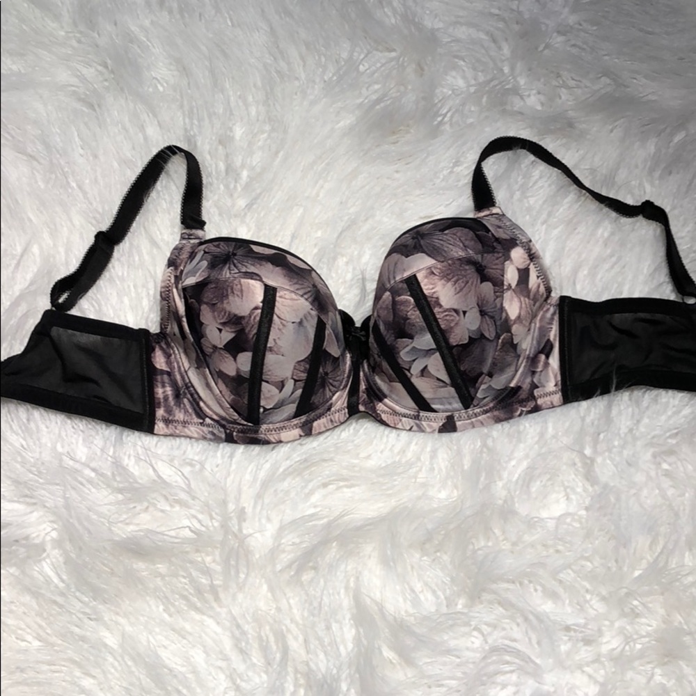 🌸🌸GORGEOUS🌸🌸 SEXY🌸🌸 BRA
